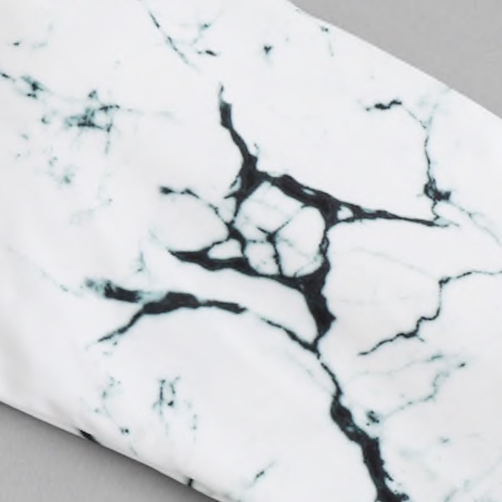 🆕 Marble Print Beach Bandeau Top - Picture 2 of 5